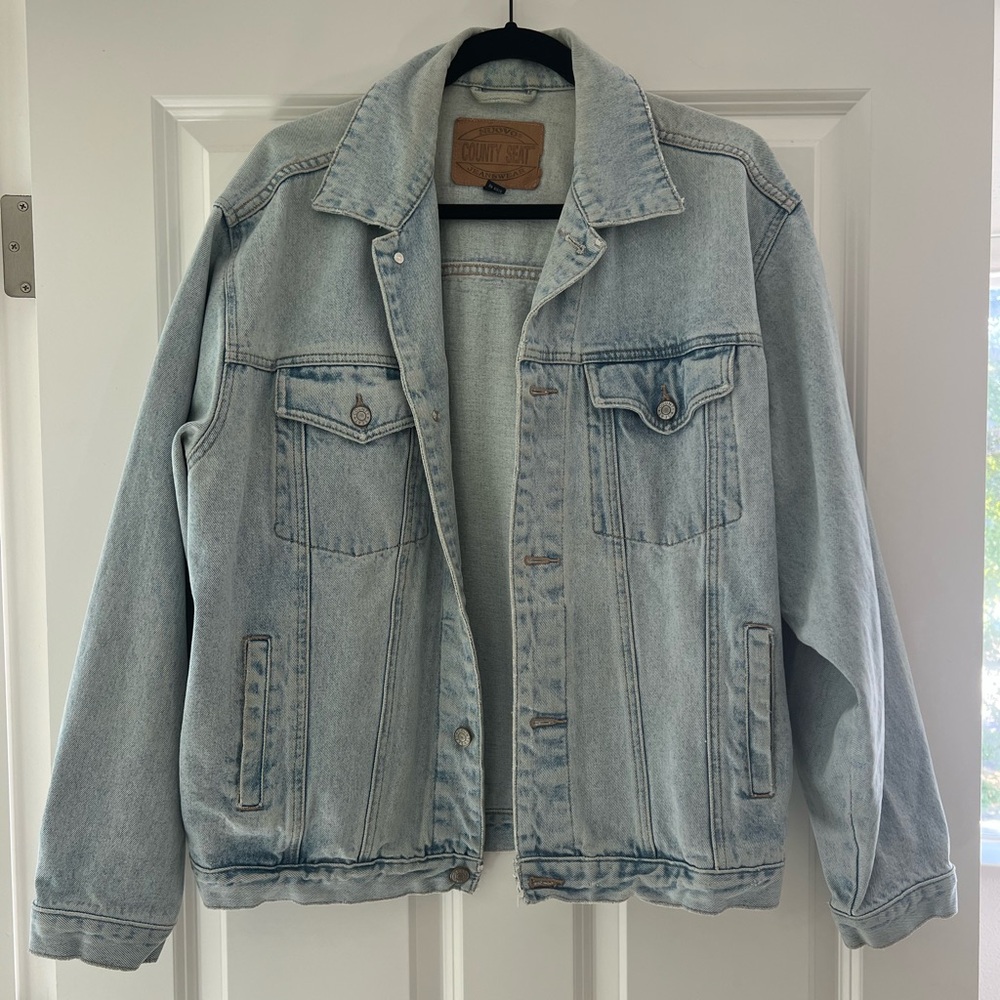vintage trucker jacket denim jean made in USA light wash Medium